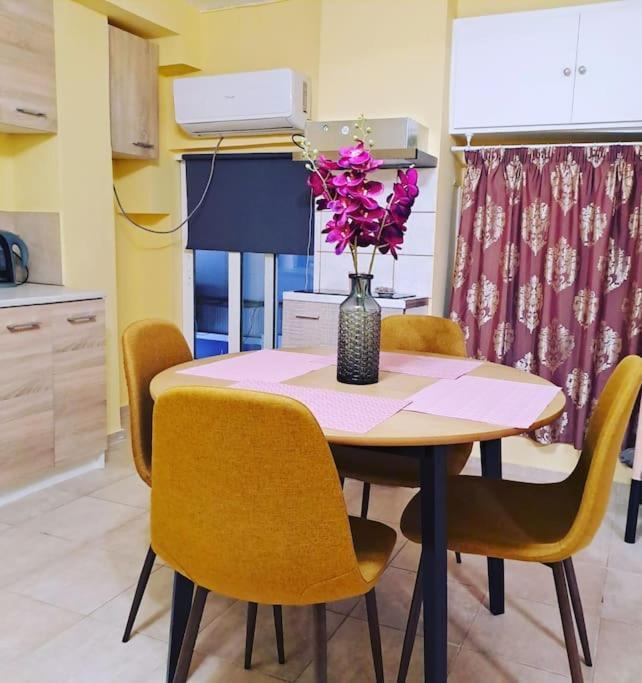 Zenia Home 1 Στην Καρδιά Της Πάτρας Kültér fotó