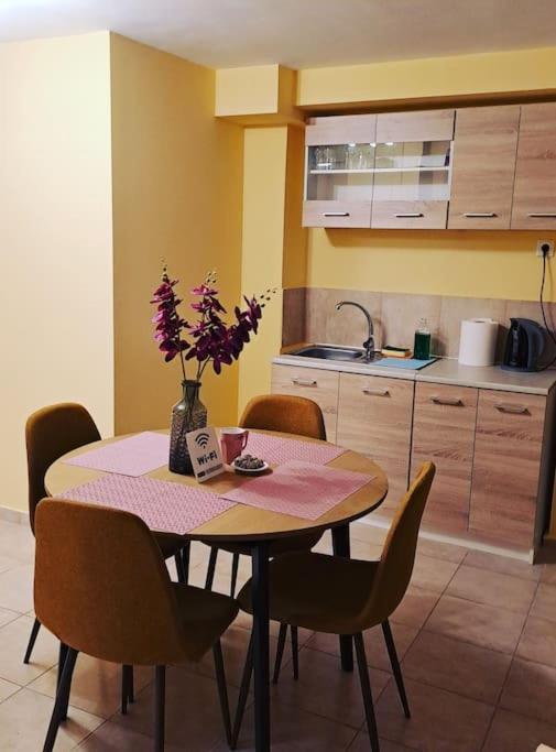 Zenia Home 1 Στην Καρδιά Της Πάτρας Kültér fotó